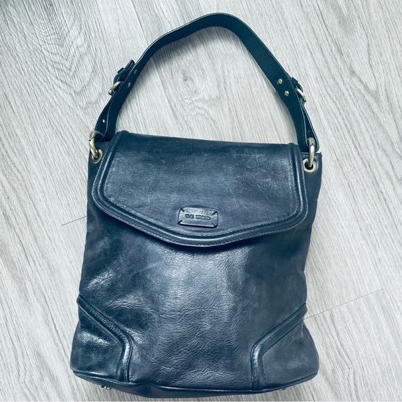 Black Leather Shoulder Bag Hand Bag Gorgeous Hardware The Trend - Picture 1 of 17